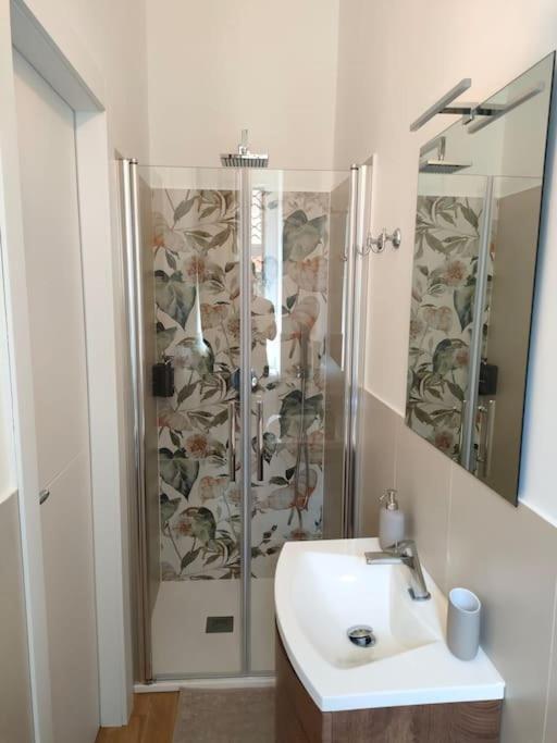 Beautiful Suite Near Metro Турин Экстерьер фото