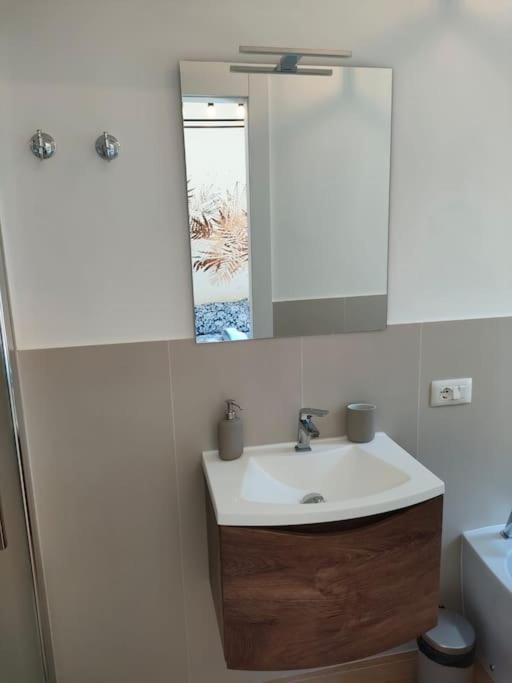 Beautiful Suite Near Metro Турин Экстерьер фото